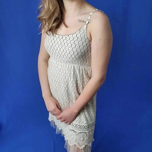 Ryu Lace Dress - Small - Picture 3 of 11